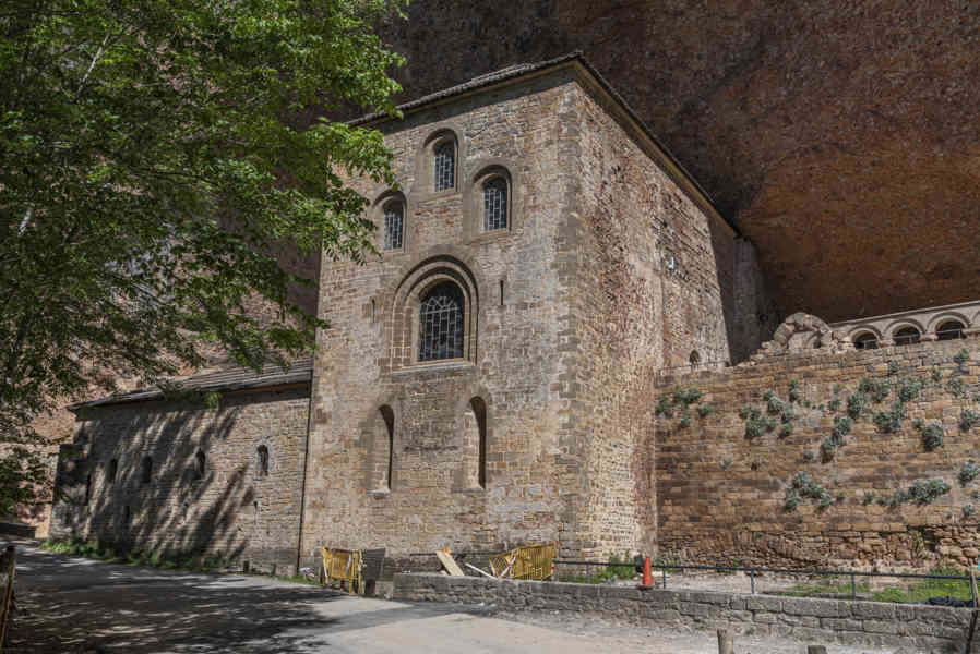 Huesca - real monasterio de San Juan de la Peña 06.jpg